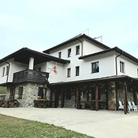 Guest house меча стъпка